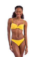 Laden Sie das Bild in den Galerie-Viewer, Model Front: Rio De Sol Set Set Malibu-Yellow Balconet Essential-Comfy