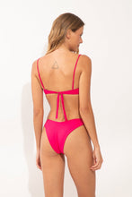 Laden Sie das Bild in den Galerie-Viewer, Model Back: Wednesday In Hawaii By Rio De Sol Unterteil Bottom Guava Kai