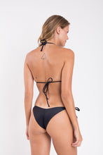 Laden Sie das Bild in den Galerie-Viewer, Model Back: Rio De Sol Unterteil Bottom Touch-Black Cheeky-Tie
