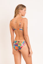 Laden Sie das Bild in den Galerie-Viewer, Model Back: Rio De Sol Set Set Love-Trip Bandeau-Joy Essential-Comfy