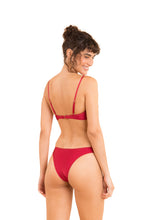 Laden Sie das Bild in den Galerie-Viewer, Model Back: Rio De Sol Oberteil Top Shimmer-Divino Bandeau-Joy