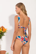 Laden Sie das Bild in den Galerie-Viewer, Model Back: Rio De Sol Set Set Maui Halter-Cos Madrid