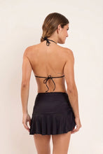 Laden Sie das Bild in den Galerie-Viewer, Model Back: Rio De Sol Strandrock Mini Skirt Nero