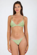 Laden Sie das Bild in den Galerie-Viewer, Model Front: Rio De Sol Set Set Oliva Tri-Fixo California
