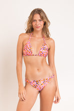 Laden Sie das Bild in den Galerie-Viewer, Model Front: Rio De Sol Set Set Sweet-Camo Mel
