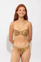 Laden Sie das Bild in den Galerie-Viewer, Model Front: Rio De Sol Unterteil Bottom Yellow-Feline Essential-Comfy