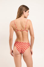 Laden Sie das Bild in den Galerie-Viewer, Model Back: Rio De Sol Oberteil Top Floral-Scales Tri-Fixo