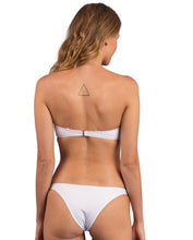 Laden Sie das Bild in den Galerie-Viewer, Image 07: Rio De Sol Set Set Bora-White Bandeau-Joy Leblon