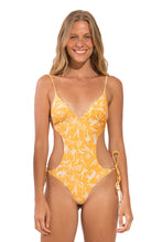 Laden Sie das Bild in den Galerie-Viewer, Model Front: Rio De Sol Badeanzug Sunny-Forest Trikini