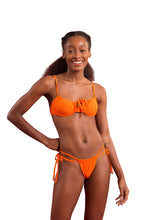 Laden Sie das Bild in den Galerie-Viewer, Model Front: Rio De Sol Set Set Dots-Orange Balconet-Tie Pipa