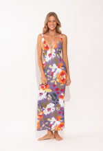 Laden Sie das Bild in den Galerie-Viewer, Model Front: Rio De Sol Strandkleid Garden-Flower Saida Yara