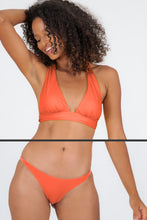 Laden Sie das Bild in den Galerie-Viewer, Gallery: Rio De Sol Set Set Light-Peach Halter-Cos Leblon-Fio