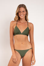 Laden Sie das Bild in den Galerie-Viewer, Model Front: Rio De Sol Set Set Shimmer-Croco Tri-Fixo-Noa Cheeky-Noa