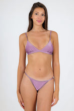 Laden Sie das Bild in den Galerie-Viewer, Model Front: Rio De Sol Oberteil Top Shimmer-Harmonia Tri-Fixo