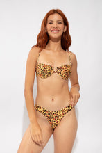 Laden Sie das Bild in den Galerie-Viewer, Model Front: Rio De Sol Oberteil Top Yellow-Feline Zaya