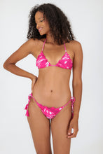 Laden Sie das Bild in den Galerie-Viewer, Model Front: Rio De Sol Unterteil Bottom Pink-Palms Frufru-Fio