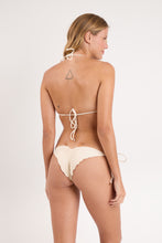 Laden Sie das Bild in den Galerie-Viewer, Model Back: Rio De Sol Oberteil Top Touch-Natural Frufru