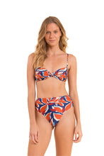 Laden Sie das Bild in den Galerie-Viewer, Model Front: Rio De Sol Oberteil Top Leaves Bandeau-Joy
