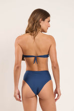 Laden Sie das Bild in den Galerie-Viewer, Model Back: Rio De Sol Unterteil Bottom Navy Hotpants