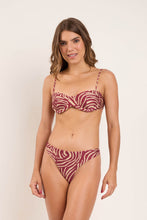 Laden Sie das Bild in den Galerie-Viewer, Model Front: Rio De Sol Oberteil Top Dune Kelli
