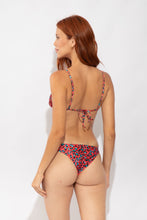 Laden Sie das Bild in den Galerie-Viewer, Model Back: Rio De Sol Oberteil Top Coral-Feline Lia