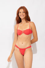 Laden Sie das Bild in den Galerie-Viewer, Model Front: Rio De Sol Oberteil Top Cali-Flamingo Juliette