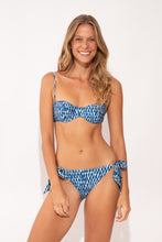 Laden Sie das Bild in den Galerie-Viewer, Model Front: Rio De Sol Unterteil Bottom Chuva Gisele