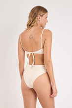 Laden Sie das Bild in den Galerie-Viewer, Model Back: Rio De Sol Unterteil Bottom Malibu-Natural High-Waist-Spin-Iris