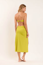 Laden Sie das Bild in den Galerie-Viewer, Model Back: Rio De Sol Strandrock Fluity-Abacateiro Long Skirt Knot