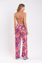 Laden Sie das Bild in den Galerie-Viewer, Model Back: Rio De Sol Strandhosen Funny Wide Pants