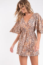 Laden Sie das Bild in den Galerie-Viewer, Image 05: Rio De Sol Mini Dress Leopard Mini Dress