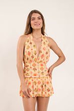 Laden Sie das Bild in den Galerie-Viewer, Model Front: Rio De Sol Mini Dress Mosaico Low Cut Dress