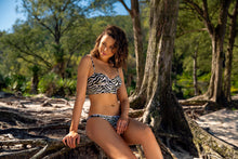 Laden Sie das Bild in den Galerie-Viewer, Image 05: Rio De Sol Set Set Wild-Black Balconet-Anna Nice