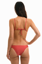 Laden Sie das Bild in den Galerie-Viewer, Model Back: Rio De Sol Oberteil Top Madras Dupla Face