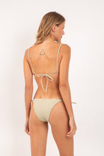 Laden Sie das Bild in den Galerie-Viewer, Model Back: Rio De Sol Oberteil Top Brisa-Pistache Lia
