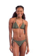 Laden Sie das Bild in den Galerie-Viewer, Model Front: Rio De Sol Unterteil Bottom Croco Ibiza-Comfy
