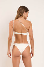 Laden Sie das Bild in den Galerie-Viewer, Model Back: Rio De Sol Unterteil Bottom Sand-Chantilly Leblon
