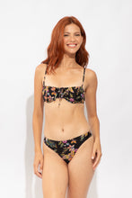 Laden Sie das Bild in den Galerie-Viewer, Model Front: Rio De Sol Unterteil Bottom Flora Nice-Fio
