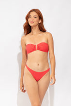 Laden Sie das Bild in den Galerie-Viewer, Model Front: Rio De Sol Unterteil Bottom Cali-Flamingo Leblon
