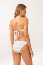 Laden Sie das Bild in den Galerie-Viewer, Model Back: Rio De Sol Oberteil Top Linea-White Dora
