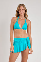 Laden Sie das Bild in den Galerie-Viewer, Model Front: Rio De Sol Strandrock Amb-Nannai Mini Skirt
