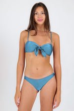 Laden Sie das Bild in den Galerie-Viewer, Model Front: Rio De Sol Unterteil Bottom Shimmer-Baltic-Sea Nice-Fio
