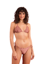 Laden Sie das Bild in den Galerie-Viewer, Model Front: Rio De Sol Unterteil Bottom Shimmer-Copper Frufru
