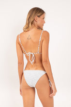 Laden Sie das Bild in den Galerie-Viewer, Model Back: Rio De Sol Unterteil Bottom Linea-White Ibiza-Comfy
