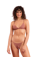 Laden Sie das Bild in den Galerie-Viewer, Model Front: Rio De Sol Oberteil Top Shimmer-Copper Tri-Fixo
