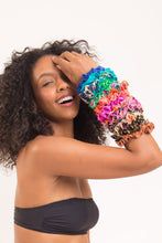 Laden Sie das Bild in den Galerie-Viewer, Image 03: Rio De Sol Haar-Accessoires Amore-Pink Scrunchie
