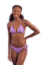 Laden Sie das Bild in den Galerie-Viewer, Model Front: Rio De Sol Oberteil Top Orchid Tri-Inv
