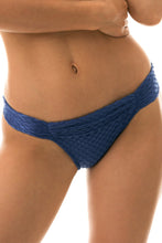 Laden Sie das Bild in den Galerie-Viewer, Gallery: Rio De Sol Unterteil Bottom Kiwanda Denim Band Comfort
