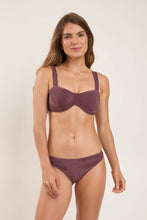 Laden Sie das Bild in den Galerie-Viewer, Model Front: Rio De Sol Unterteil Bottom Malibu-Ebano Essential-Comfy
