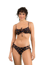 Laden Sie das Bild in den Galerie-Viewer, Model Front: Rio De Sol Unterteil Bottom Cashew Madrid
